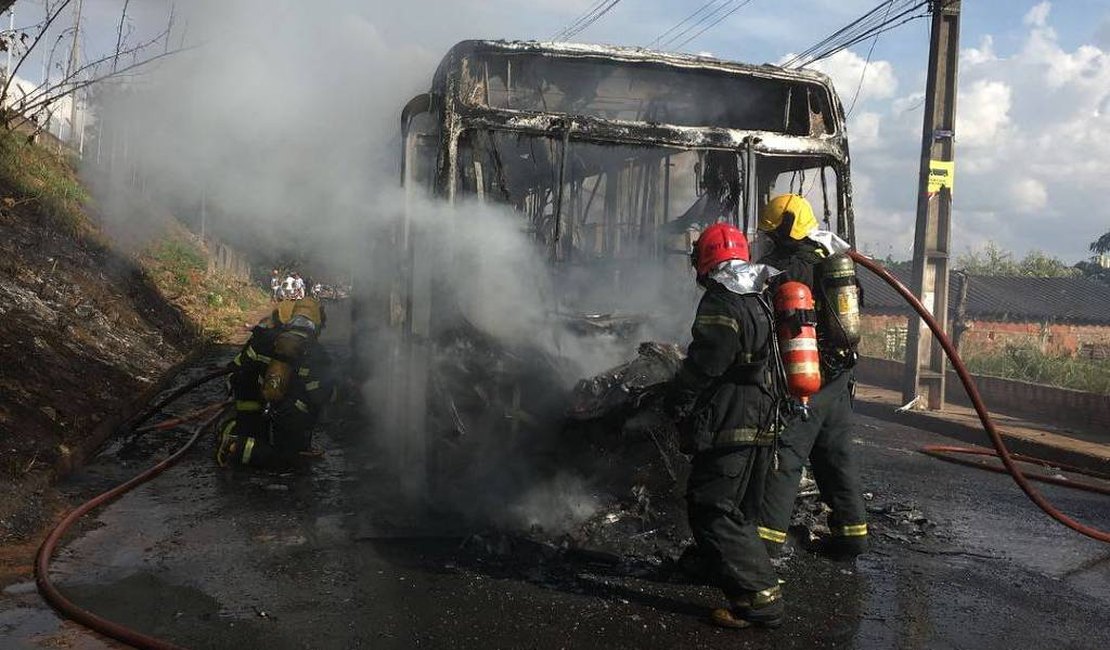 Sobe para 67 o número de ônibus incendiados em Minas Gerais