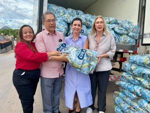 Governo de Alagoas e Conab entregam 157 toneladas de leite em pó para 96 municípios
