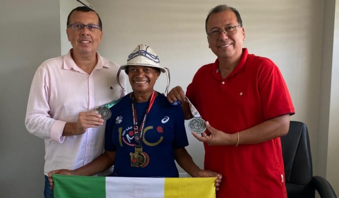 De volta à casa, Carminha reforça agradecimento à Prefeitura de Arapiraca