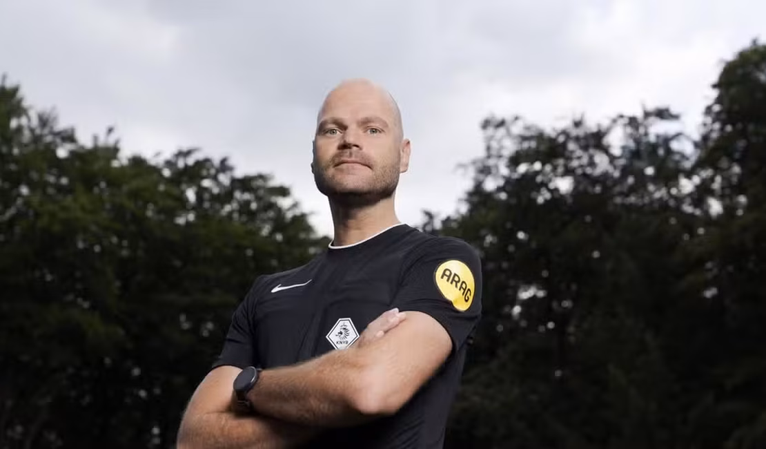 Morre Rob Dieperink, árbitro holandês barrado da Copa, aos 38 anos
