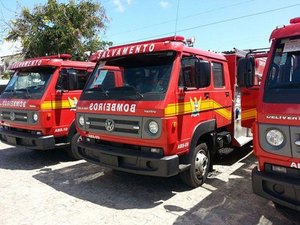 Militares de folga são convocados para reforçar equipes de socorro em Maceió 