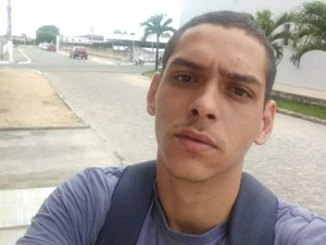 Família procura por jovem que saiu de casa na noite de quarta-feira (21) em Arapiraca