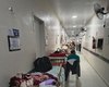 Corredores do Hospital Regional de Arapiraca voltam a ser tomados por macas