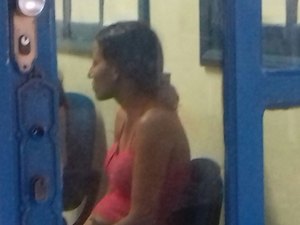 Mulher é detida com drogas na Casa de Custódia