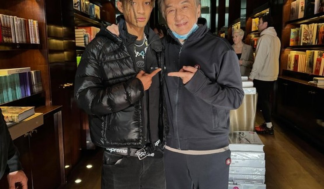 Jaden Smith compartilha foto de encontro com Jackie Chan e fãs vão à loucura