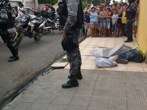 Ligação fatal atrai jovem que é executado em calçada, no Agreste