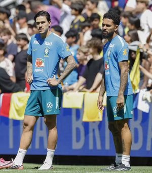Ancelotti observa time com Pedro na vaga de Raphinha e mais sete mudanças