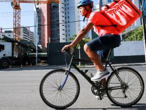 Senado eleva rendimento de motorista de aplicativo até outubro