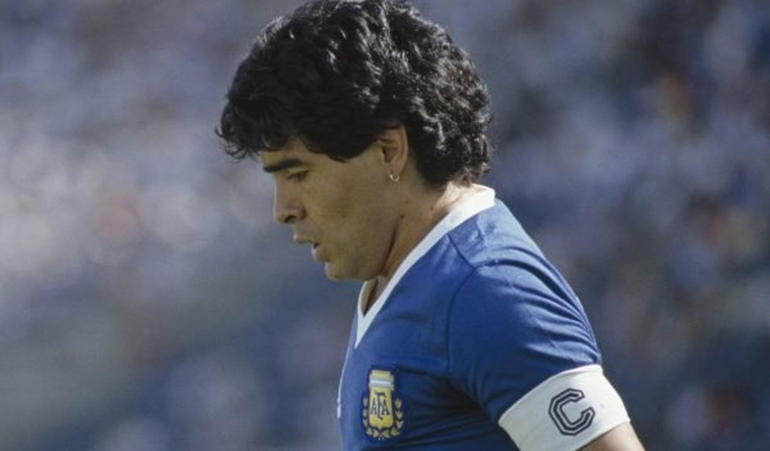 FIFA 22 remove Diego Maradona do videogame