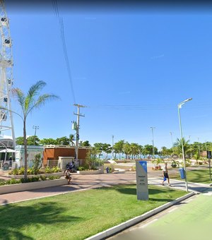 Mulher em situação de rua é esfaqueada em frente à roda-gigante de Maceió