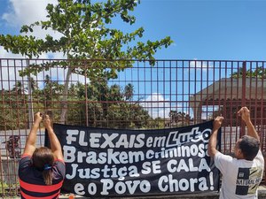 Em canteiro de obras da Braskem, moradores dos Flexais protestam por realocação e contra revitalização