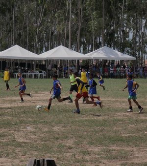 Jovens atletas canoenses são selecionados durante “peneira” de futebol