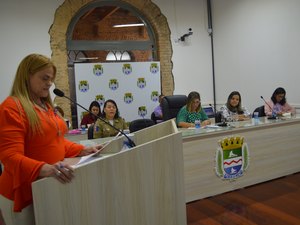 No mês do Agosto Lilás, Câmara debate violência contra a mulher
