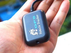 Moto roubada com rastreador é abandonada pelos criminosos