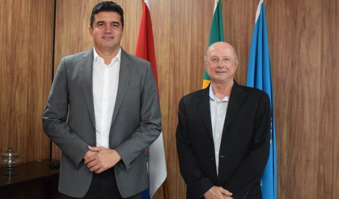 Rui Palmeira se encontra com o presidente do TCE/AL