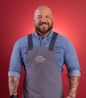 Chef de cozinha emagreceu 78 kg antes de entrar em reality culinário