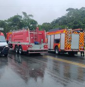 [Vídeo] Colisão frontal entre carros deixa cinco feridos na Ladeira do Catolé