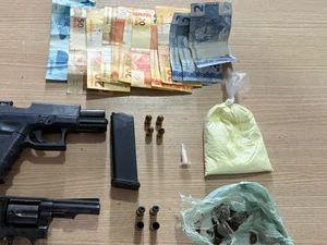 Dois suspeitos de integrar CV e de homicídios morrem em confronto com policiais
