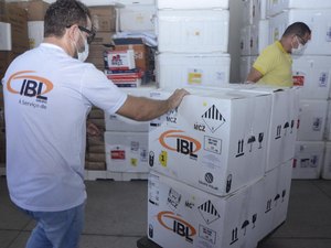 Alagoas recebeu 32 mil doses de vacina Pfizer Pediátrica