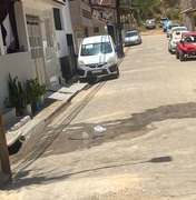 Novo esgoto estoura na Grota de Maragogi