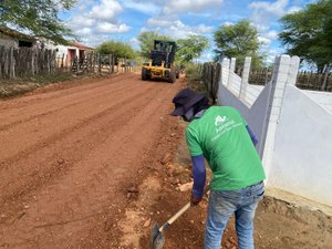 Igaci faz trabalho preventivo para garantir tráfego em estradas vicinais no período chuvoso