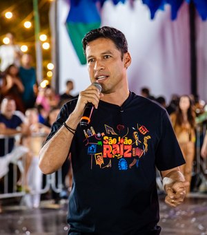 Rodrigo Cunha prestigia abertura do Festival Municipal de Quadrilhas Juninas em Jaraguá