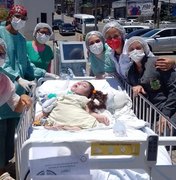 Hospital da Criança proporciona primeiro banho de sol para paciente com síndrome rara