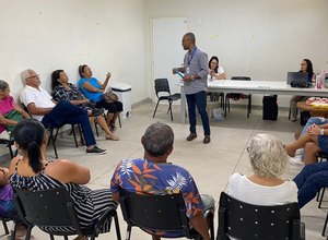 Prefeitura de Arapiraca orienta Grupo da Terceira idade contra golpes na internet