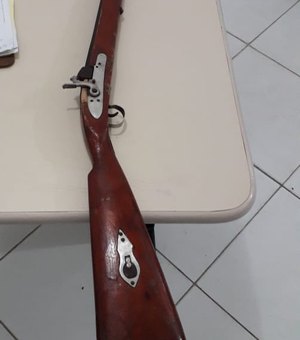 Policiais encontram arma abandonada após confusão em São Sebastião