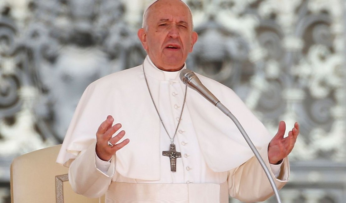 Papa denuncia 'agruras e desafios diários' dos católicos na China