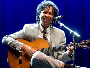 Djavan encabeça grammy latino