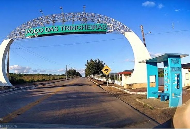 No Sertão, mães denunciam que filhos estão sem fardamento e só comem biscoitos com água na merenda