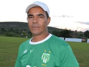 Salgueiro anuncia Evandro Guimarães como treinador para a série C