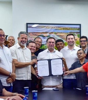 Com apoio de Arthur Lira, Luciano Barbosa anuncia pavimentação de 19 ruas em Arapiraca