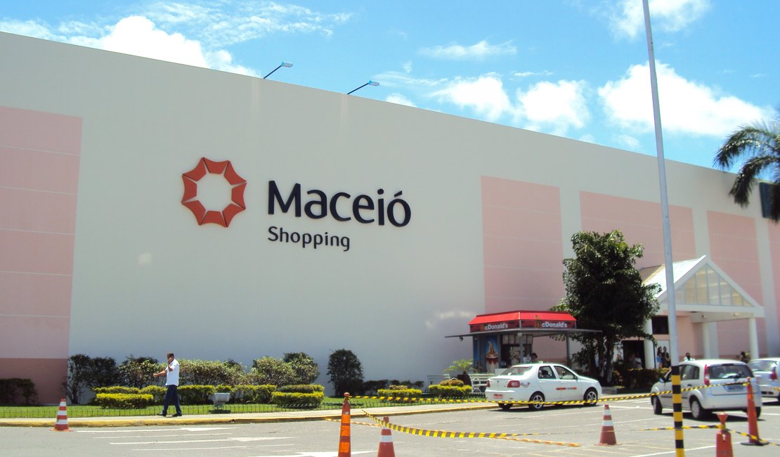 Jovem é preso suspeito de furtar roupas em loja de shopping em Maceió