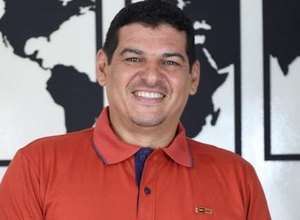 Candidato a vereador, Adriano Targino diz que as dificuldades sempre o levaram mais longe