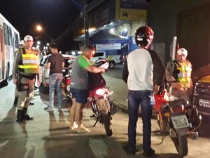 BPRv autua cinco motoristas durante operação na AL-105, em Maceió