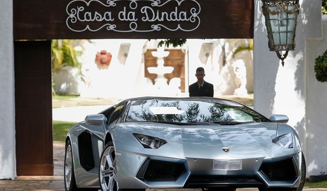 Veículos de Collor apreendidos pela PF estão no nome de empresas