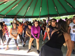 Prefeitura promove aulas de dança no corredor Vera Arruda, em Maceió