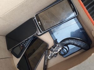 Jovem é preso acusado de roubo de celular em Porto Calvo