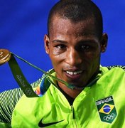 Robson Conceição bate francês e leva ouro inédito para o Brasil no Boxe