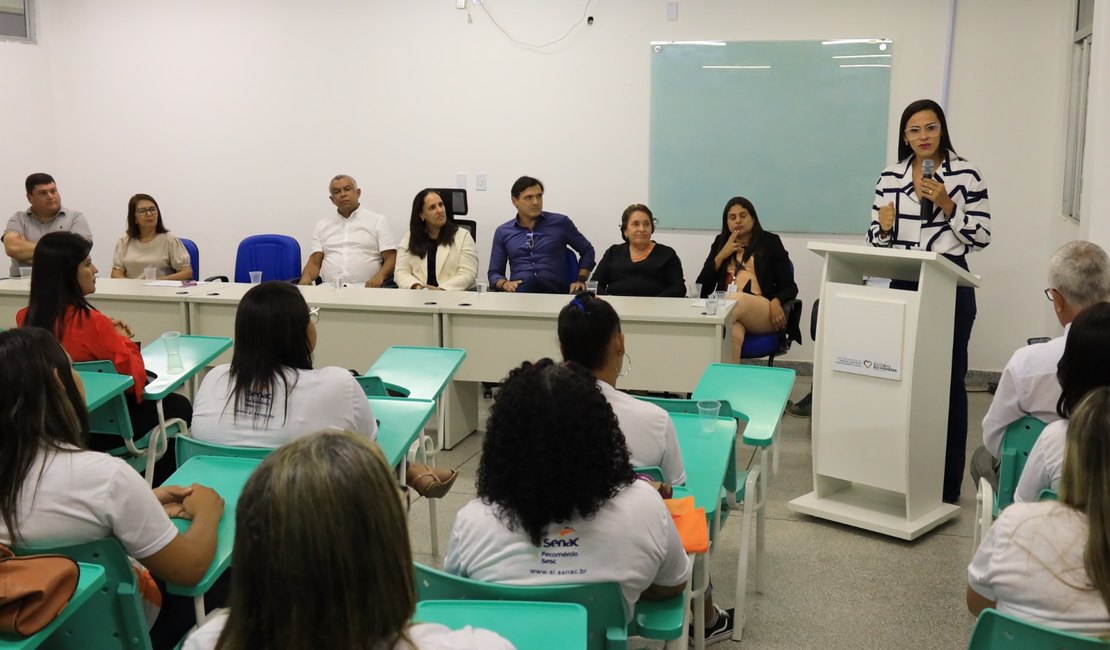 Projeto voltado à profissionalização de mulheres vítimas de violência é lançado em Santana do Ipanema