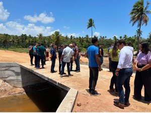 Prefeito Sérgio Lira inaugura ponte na região de Peroba