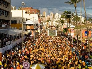 'Tem Xenhenhém', do Psirico, é eleita a música do Carnaval no Bahia Folia