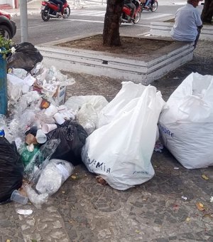 Funcionários da Eleva param e lixo acumula no Centro de Arapiraca