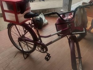 Homem é detido por populares após furtar bicicleta de vendedora no centro de Arapiraca 