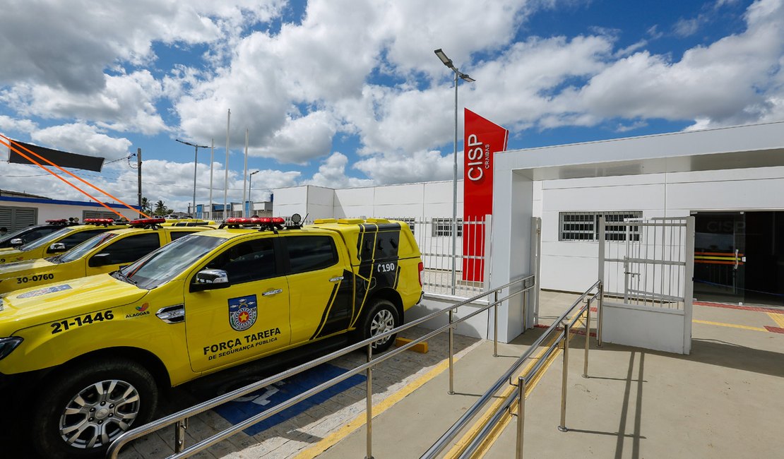 Homem é detido após quebrar vidros de posto de saúde e ameaçar policiais em Craíbas