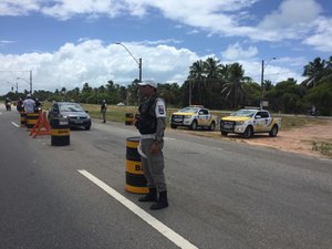 Operação retira seis veículos de circulação na AL-101 Sul 