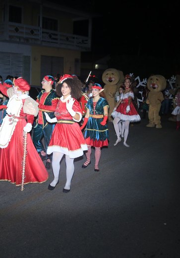 Prefeitura de Palmeira leva Parada de Natal a Canafístula nesta sexta (22)