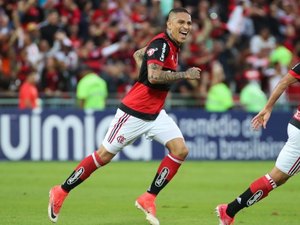 Flamengo e Palmeiras encostam no topo do Brasileirão
